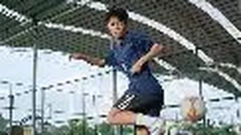 西海岸半场领先亚泰1-0，陈柏良精准助攻，里切利头槌破局精彩瞬间！