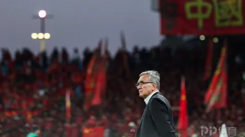 武磊连续三场首发显神威，西人客场0-4不敌狼队